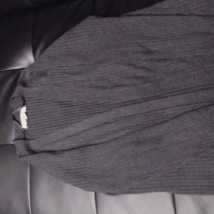 Grey Long Sleeve, Thigh length, Button less sweater Size M